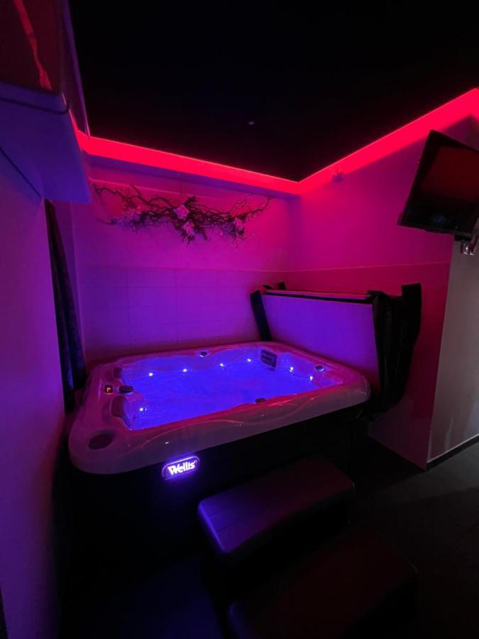 Spa De La Quarterelle Love Room 88 Vosges Remiremont Exterior photo