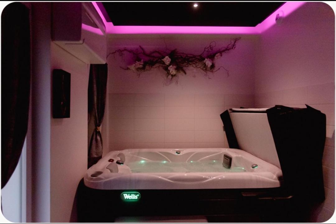 Spa De La Quarterelle Love Room 88 Vosges Remiremont Exterior photo